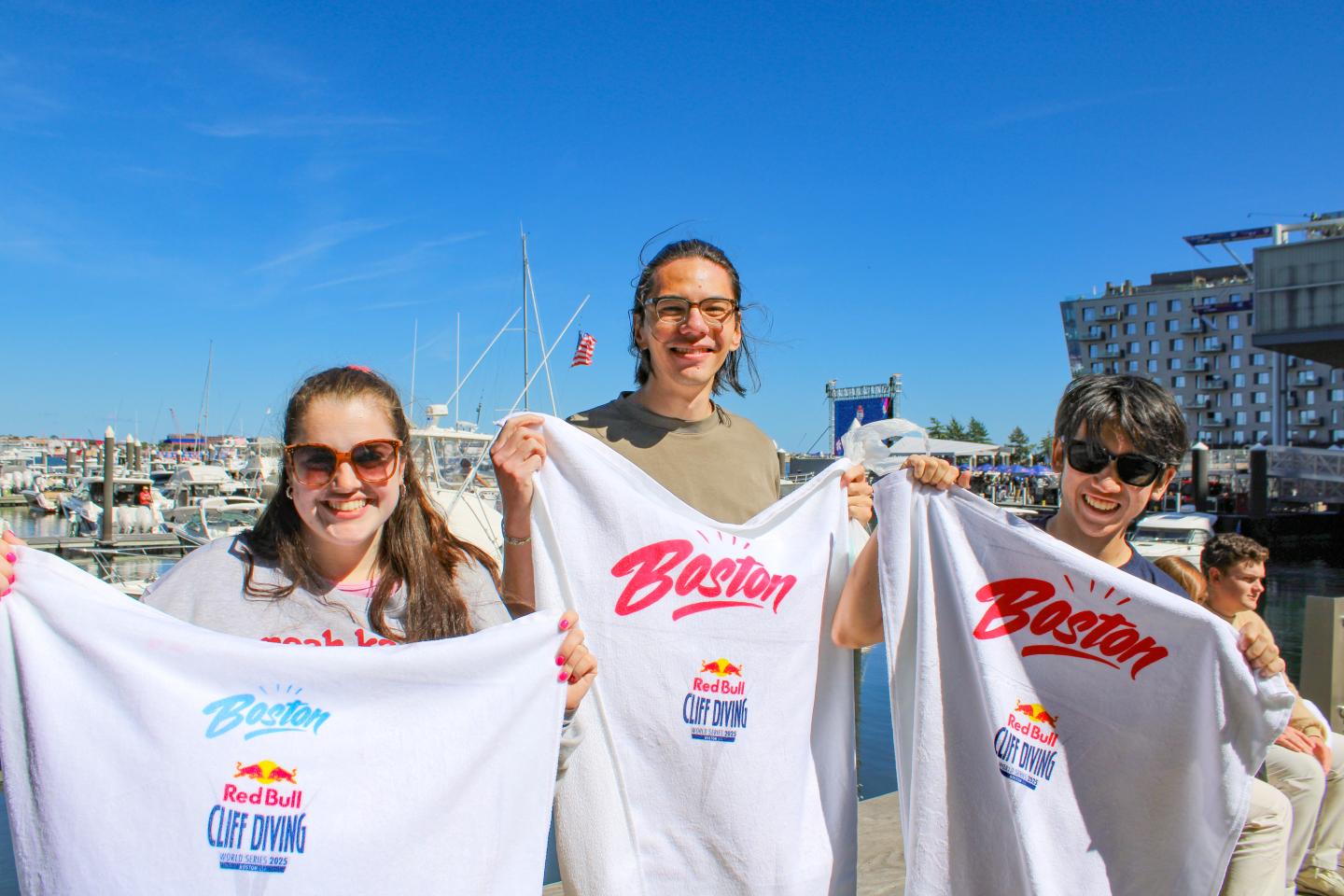 Fans at Red Bull Cliff Diving